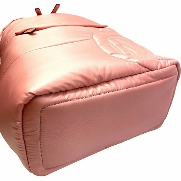 NWT Michael Kors Rae Medium Quilted Nylon Peach Backpack 35F1U5RB2C
Dust Bag - Picture 11 of 12